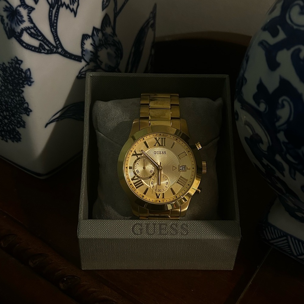Guess Luxurious Gold Timepiece